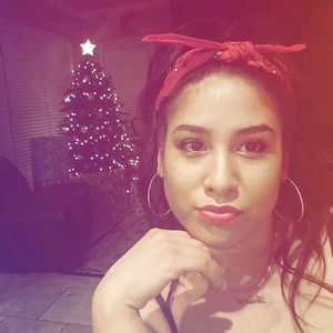 Meet your Posher, Lorena